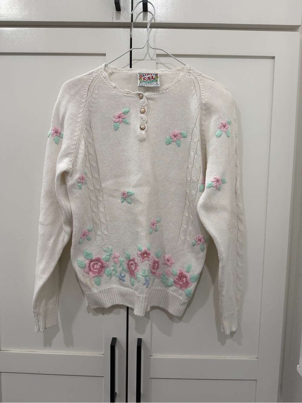 CSL Cherry Stix Ltd sweater white knit fabric with embroidered flowers women’s S